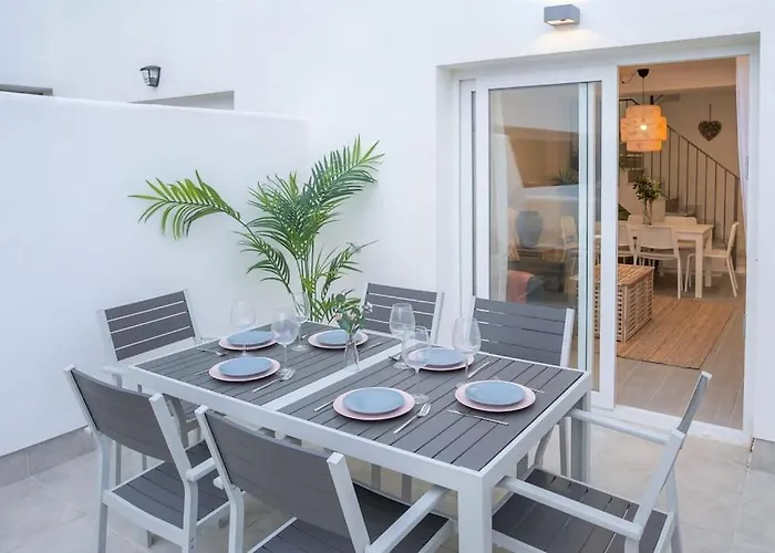 Windy Dunes - Modern Duplex Apartment *
